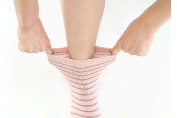 麻のやすらぎ5本指ボーダーソックス
