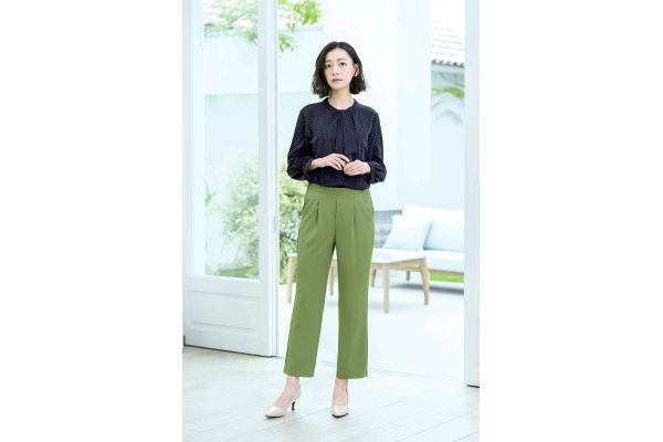 美らくストレッチストレートパンツ