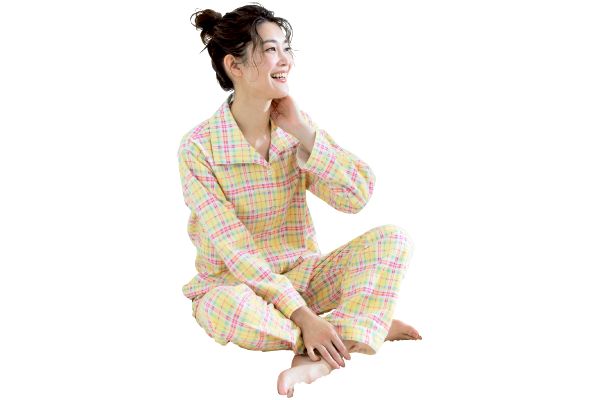 ハイネックにもなるあったかネルパジャマ　女性用