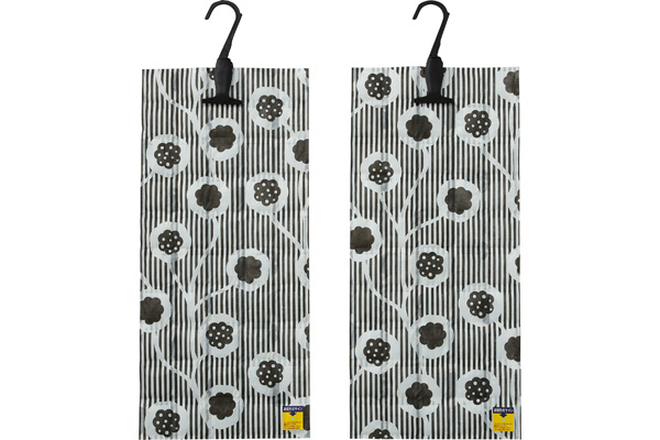 住まいの湿気とり　クローゼット用除湿シート　つり下げ