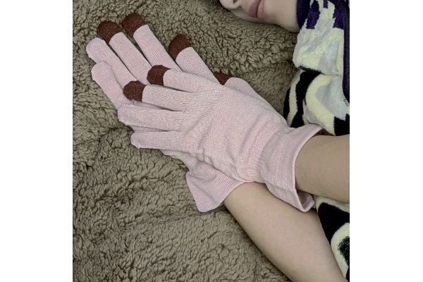 やさしいシルクのおやすみ手袋