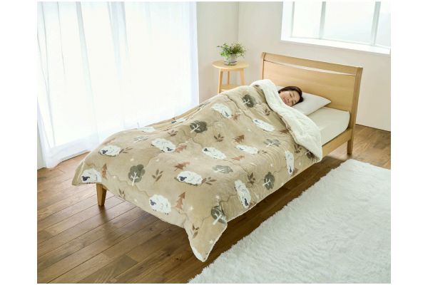 ふんわりもこもこシープ調毛布　１４０×１９０ｃｍ