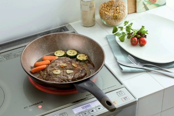 IHダイヤモンドゴールドマーブル　フライパン