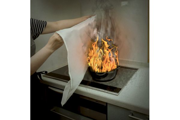 ファイヤーブランケット（家庭用消火布）