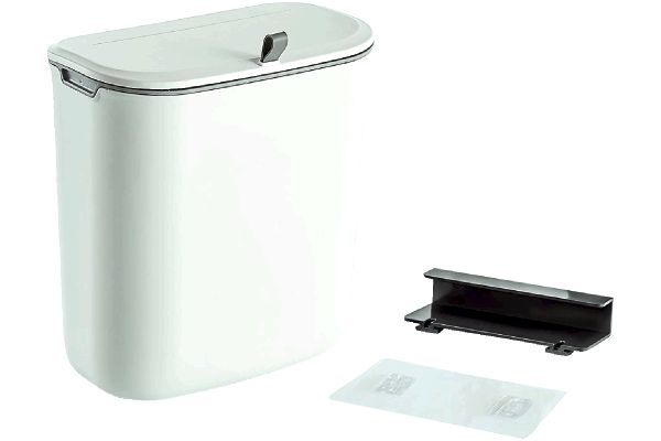 扉に掛けるスライド蓋付きゴミ箱