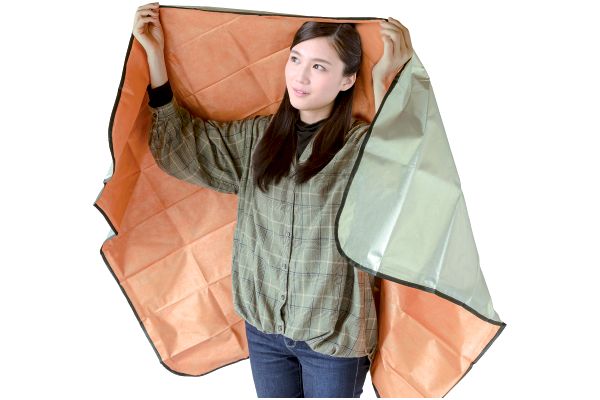 ４層構造防災ブランケット・ポーチ付き