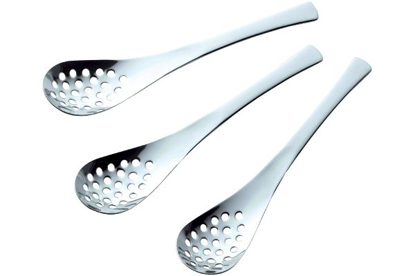 小ぶりなレンゲスプーン　穴あき