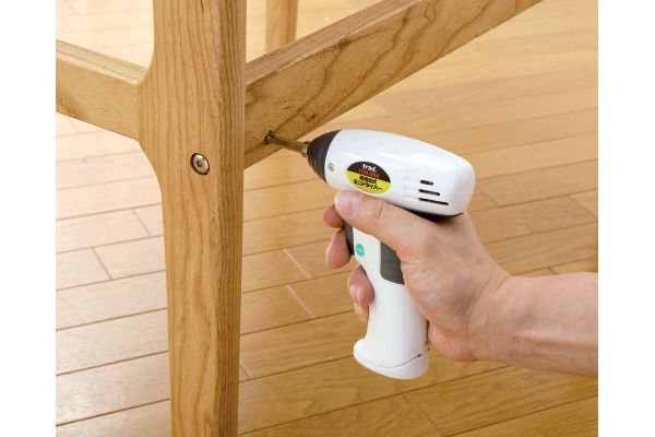 乾電池式ミニドライバー