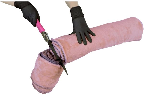 これは便利！折り畳みノコギリ