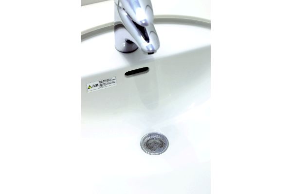 洗面台パンチングゴミ受け