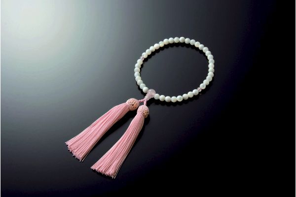 念珠 白蝶貝紅水晶仕立