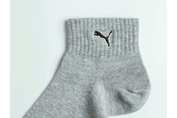 【ネット限定】[プーマ]３柄刺しゅうソックス　（３柄組）　26〜28cm