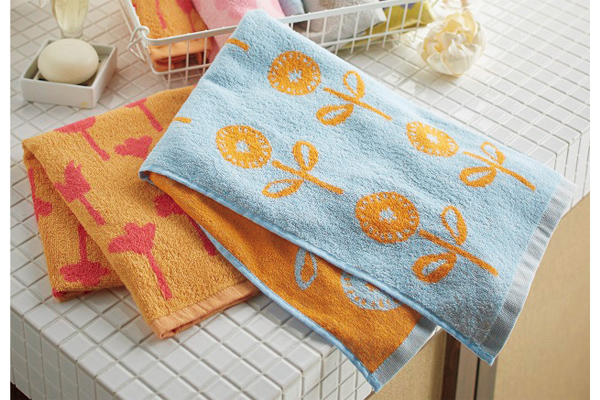 北欧調フラワーミニバスタオル
