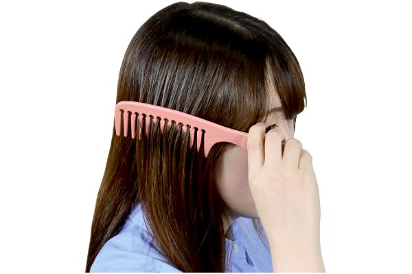 壁にくっつくトリートメントコーム