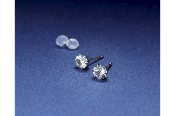 ホワイトトパーズピアス