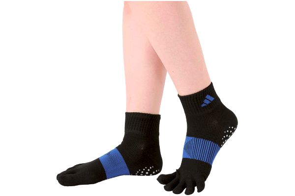 ［アディダス］ツートーン滑り止め付５本指ソックス（メンズ）