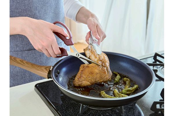 先細スパッと！キッチンはさみ