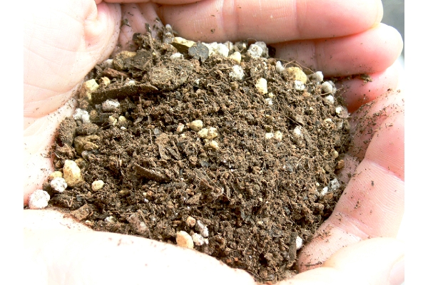 肥料入り花と野菜の有機培養土