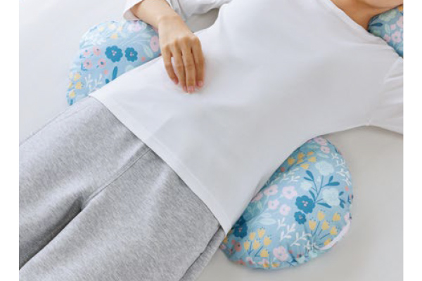 腰サポートまくら（ボタニカル柄）