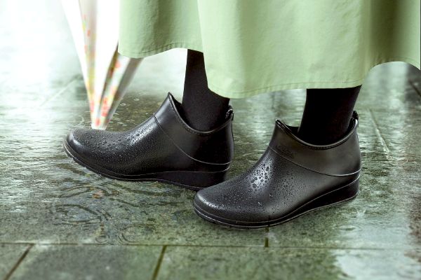 サッとはけるカジュアルレインブーツ