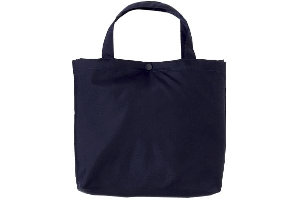 サッと羽織れる　はっ水レインコート