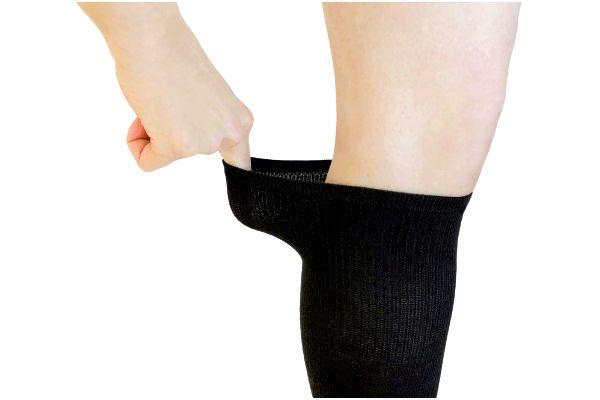 履き口ゆったり着圧ハイソックス