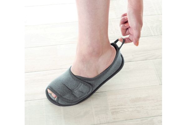 たんぽぽ日和ルームシューズ前開き　グレー