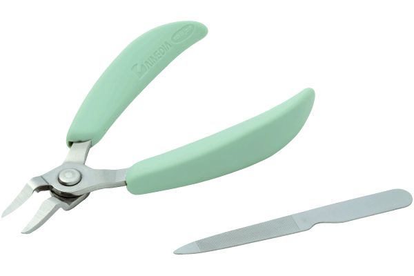 巻き爪も切りやすいニッパー爪切り