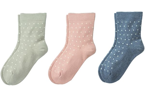 匠の技こだわり　綿のドット柄ソックス