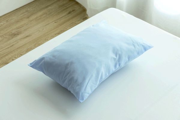 洗える３孔中空わた入りまくら ３５×５０ｃｍブルー