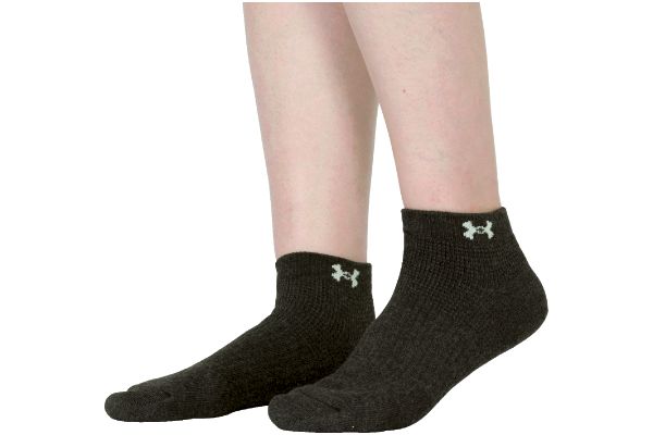 ［アンダーアーマー］モノトーンスニーカー丈ソックス