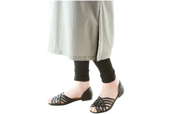 モノトーンレギンス風ウォーマー