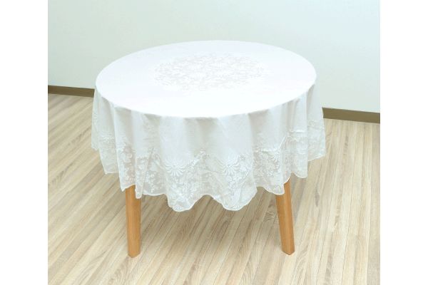 レース柄の円形テーブルクロス