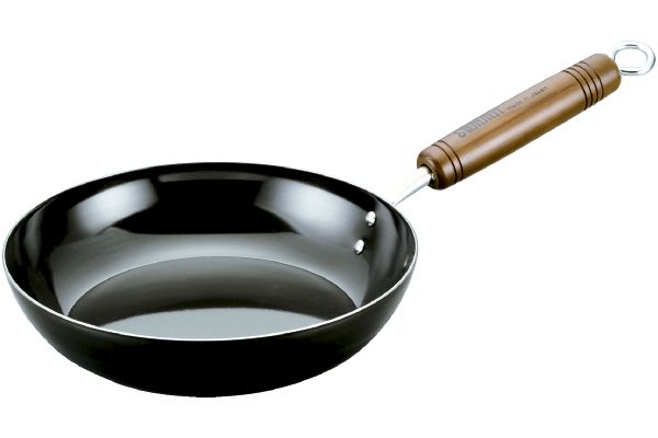 厚さが自慢！鉄のフライパン