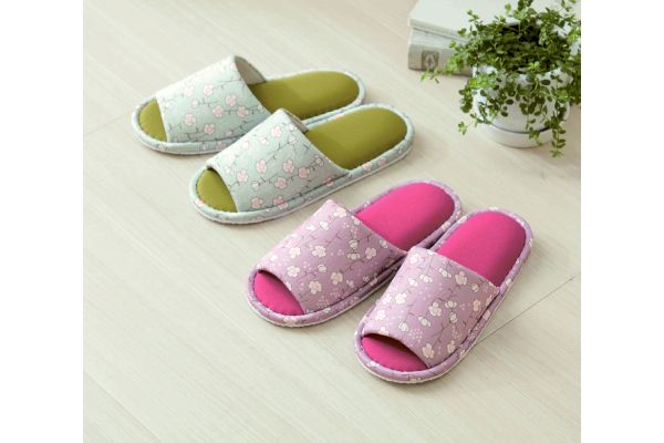 洗えるスリッパ　フローリッシュ