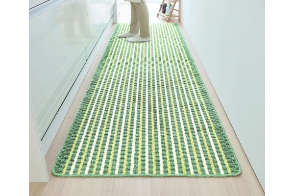 足もとサラリキッチンマットグリーンライン ジャンボ８０×２４０ｃｍ