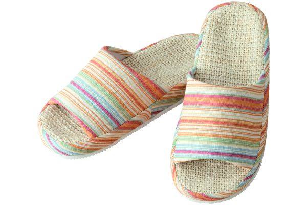 足ざわりのよいフィットスリッパ