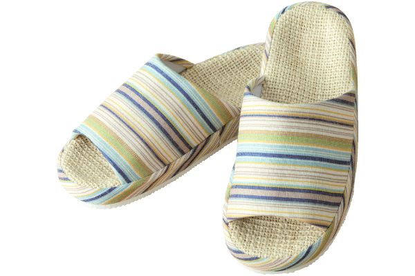 足ざわりのよいフィットスリッパ