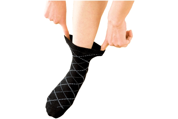 しめつけない黒のデザインソックス