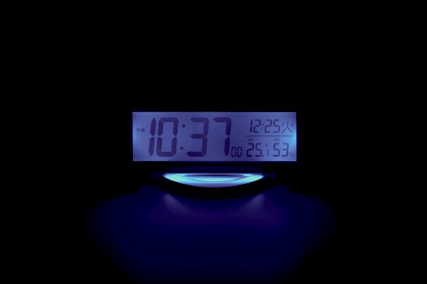 シチズン夜見える電波時計２０２