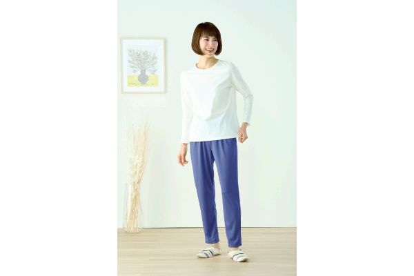 軽くて涼しい裏ハニカムテーパードパンツ