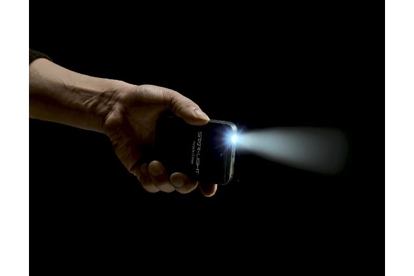 単3形乾電池式充電器