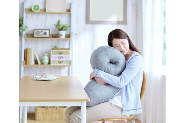 【ネット限定】[西川]パワーナップピロー　　Ｈｕｇ