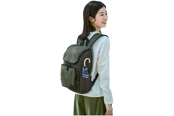 出し入れスムーズな軽量リュック