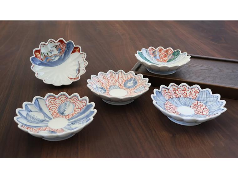 【ネット限定】有田　手描きの菊型小皿（5柄組）