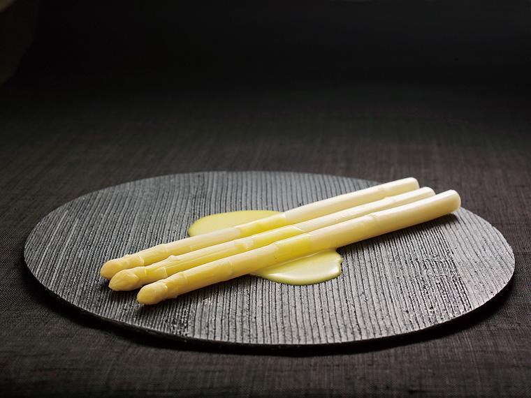 北海道産有機ホワイトアスパラ 100g（L〜2L）