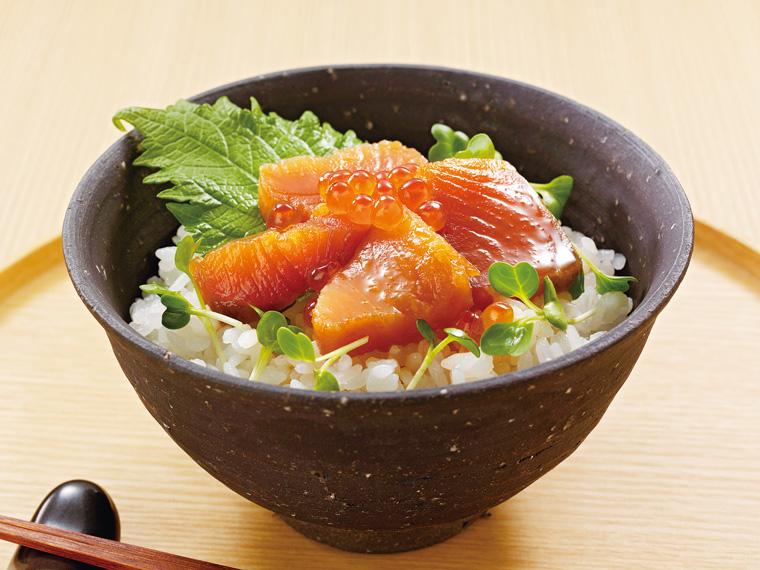 北海道枝幸産秋鮭漬け丼（いくら入） 40g×2