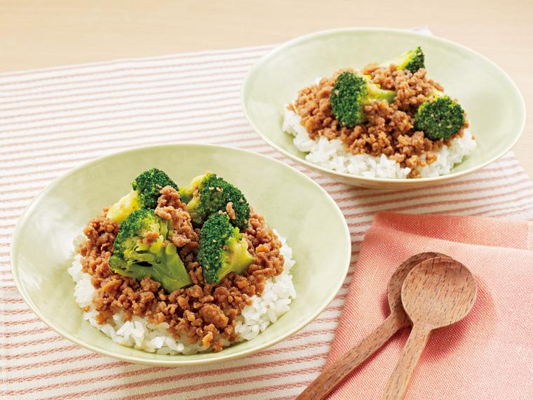 おかずキット　【冷凍】産直合挽肉とブロッコリーのそぼろどん 270g（味付け合挽肉190g、ブロッコリー80g）