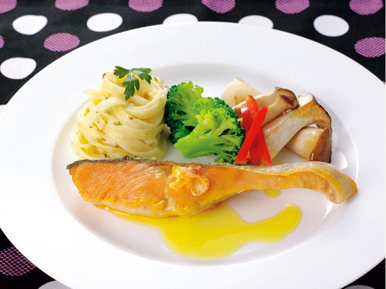 東都北海道枝幸産塩秋鮭切身（甘口） 4切240g