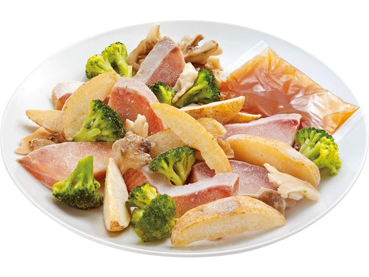 おかずキット　【冷凍】骨とり鮭のクリーム煮セット 350g（魚130g（6〜7切）、野菜170g、ソース50g）